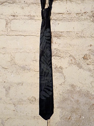 vintage skinny tie black leather leaf print